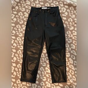 Women’s Abercrombie Black Vegan Leather Ankle Length Pants - Size 2/26 Short